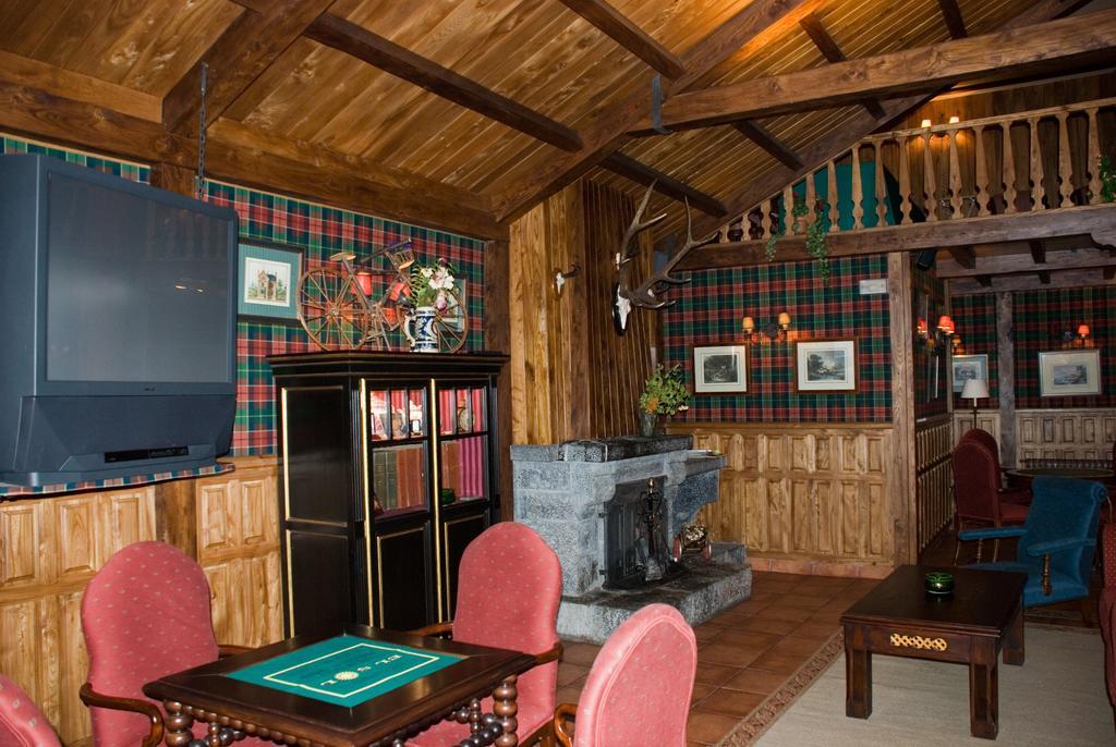 Riaño Hotel Presa מראה חיצוני תמונה