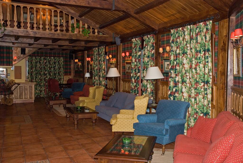 Riaño Hotel Presa מראה חיצוני תמונה