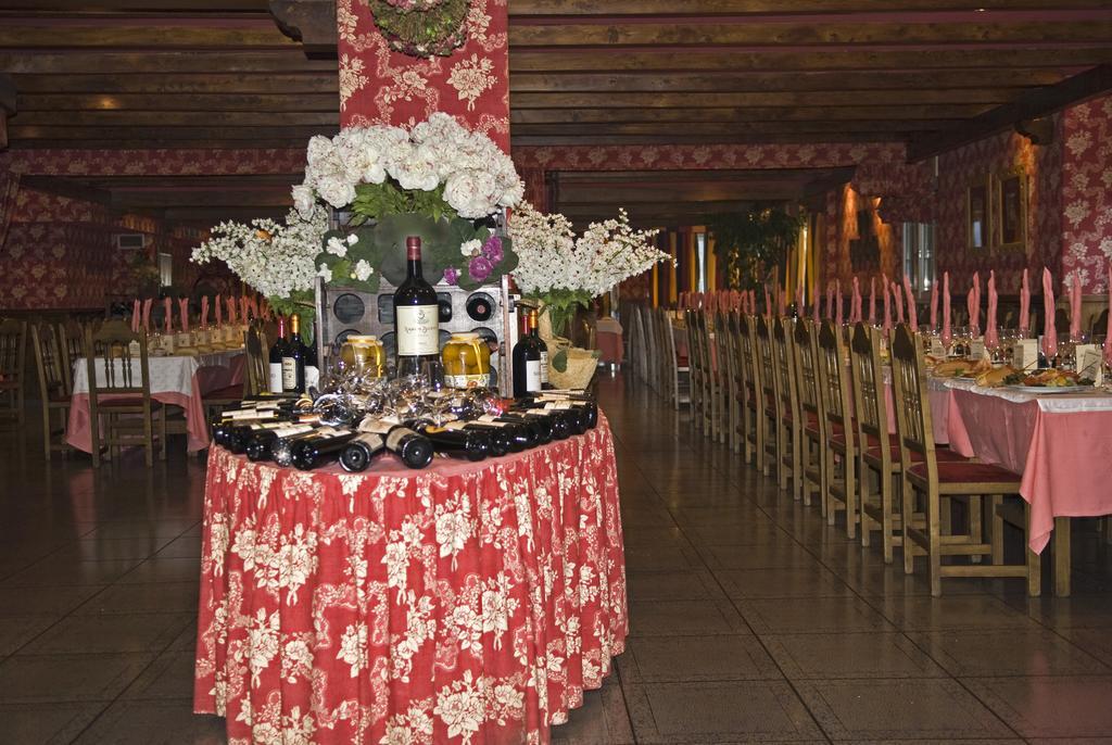 Riaño Hotel Presa מראה חיצוני תמונה