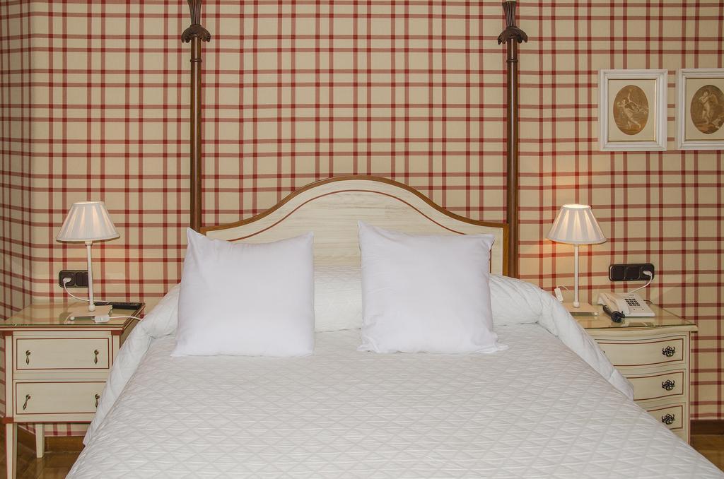 Riaño Hotel Presa מראה חיצוני תמונה