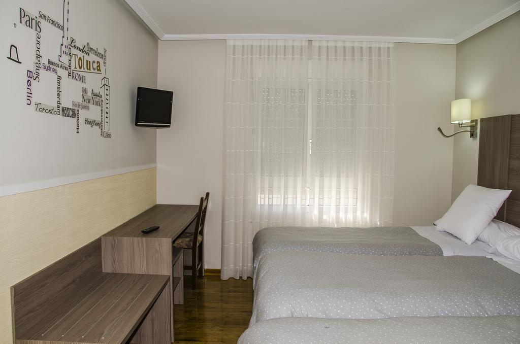 Riaño Hotel Presa מראה חיצוני תמונה