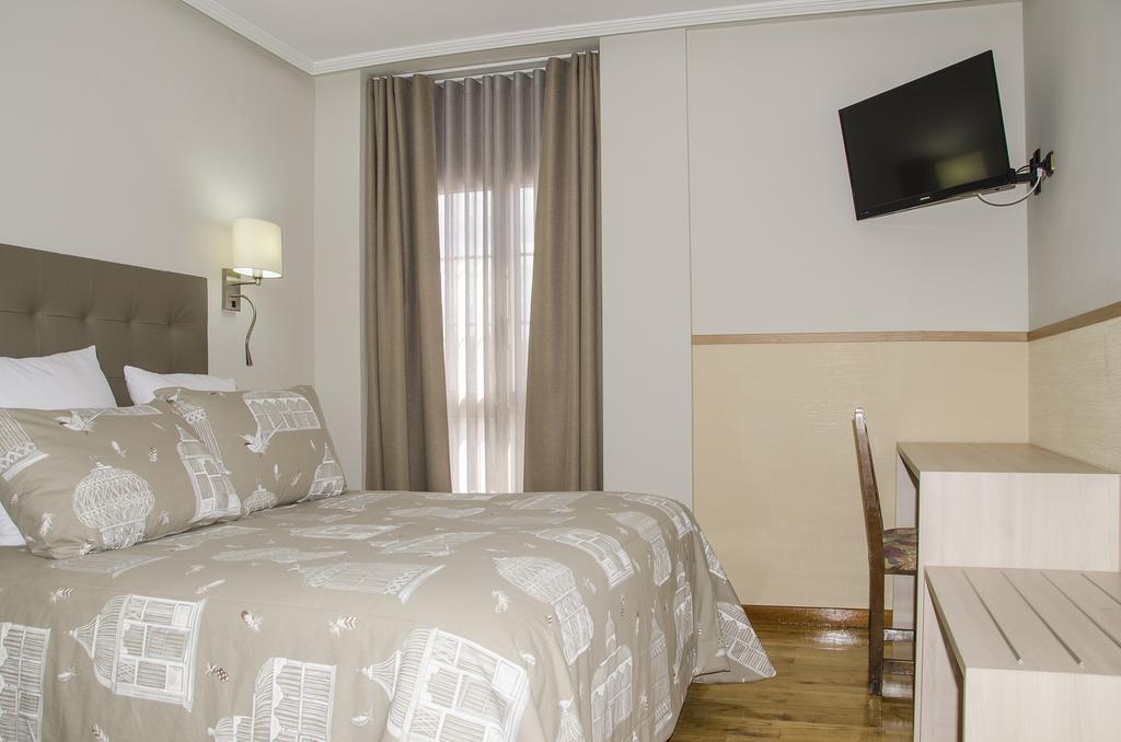 Riaño Hotel Presa חדר תמונה