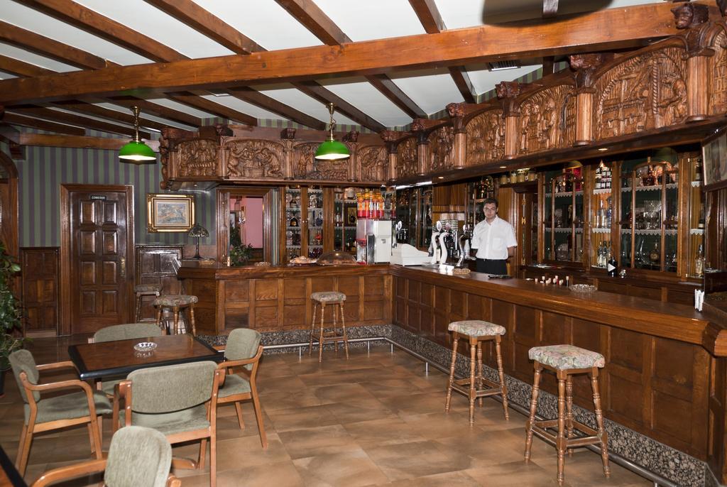 Riaño Hotel Presa מראה חיצוני תמונה