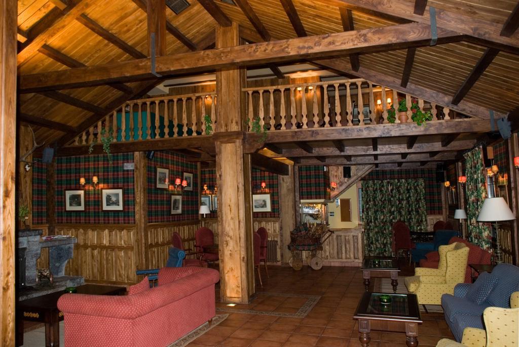 Riaño Hotel Presa מראה חיצוני תמונה