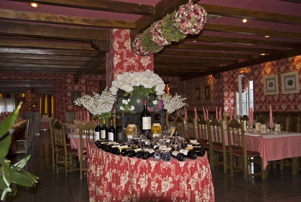 Riaño Hotel Presa מראה חיצוני תמונה
